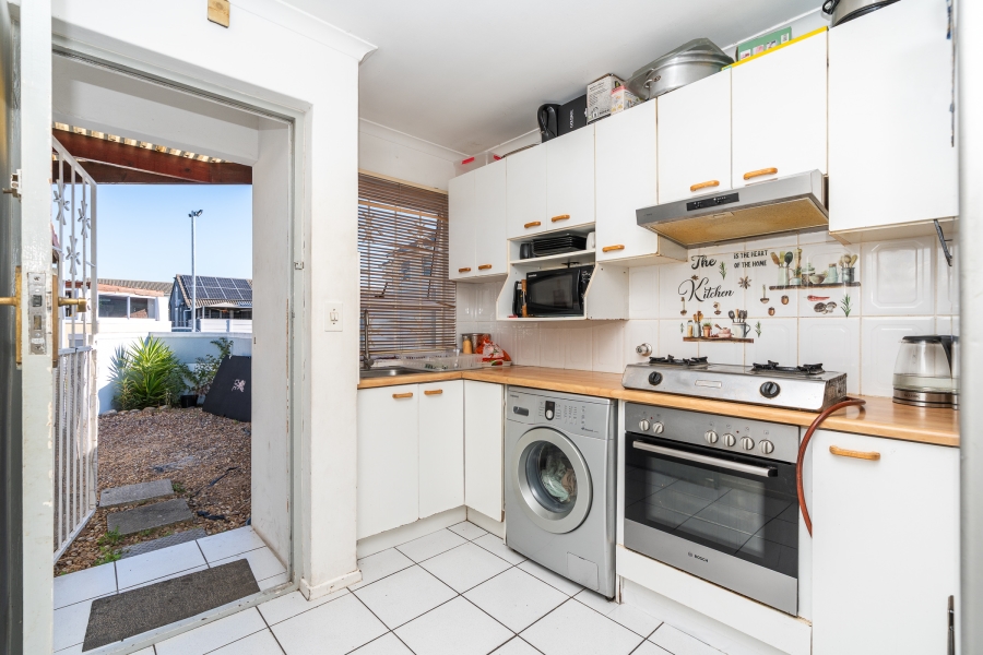 2 Bedroom Property for Sale in Thornton Western Cape